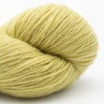 Dry Desert Camel 2-ply LIGHT fingering handgesponnen grass in the sun (light green) - Nomadnoos