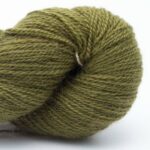 Dry Desert Camel 2-ply LIGHT fingering handgesponnen larix autumn smell (dark green) - Nomadnoos