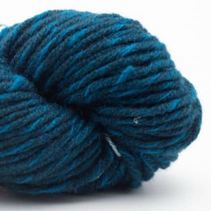 Eri Khullu 6-ply handgesponnen Sacramento is here tonight (dark blue) - Nomadnoos