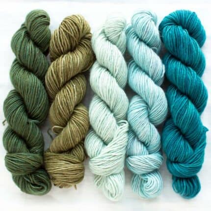 Fino Minis Strickset für Schal & Loop handgefärbt Flora - Manos del Uruguay