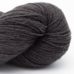 High Mountain Yak 2-ply light fingering handgesponnen stones on the beach (grey) - Nomadnoos