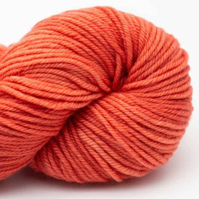 Merino DK solids 100g handgefärbt Ruby Grapefruit - Cowgirl Blues