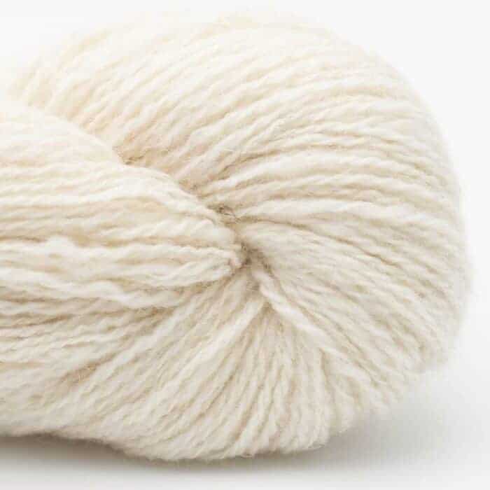 Smooth Sartuul Sheep Wool 2-ply LIGHT FINGERING handgesponnen altai white (undyed) - Nomadnoos