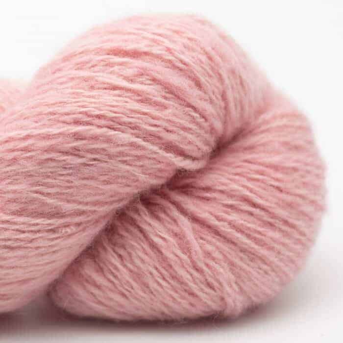 Smooth Sartuul Sheep Wool 2-ply LIGHT FINGERING handgesponnen dulce de leche (pink) - Nomadnoos