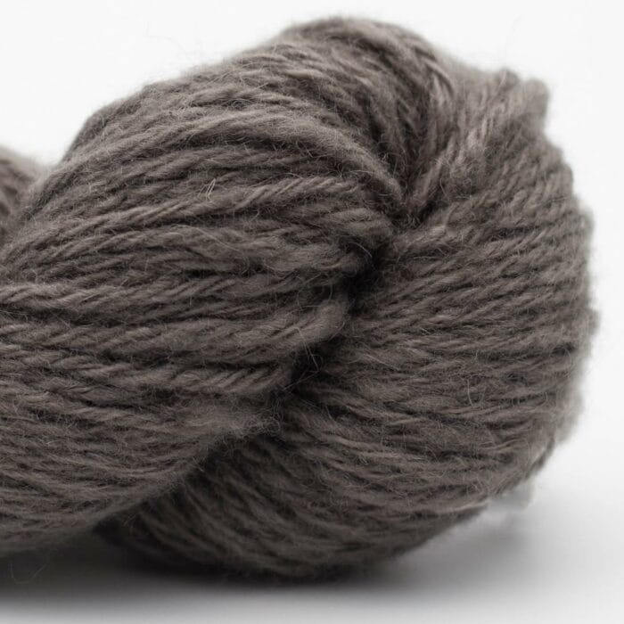 Smooth Sartuul Sheep Wool 4-ply ARAN handgesponnen embrace the grace (grey) - Nomadnoos