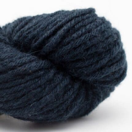 Smooth Sartuul Sheep Wool 8-ply BULKY handgesponnen drama at scala (navy) - Nomadnoos